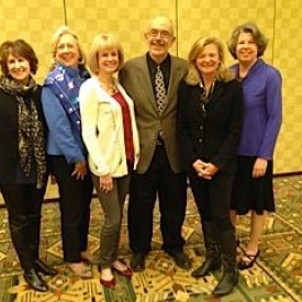 A huge turnout in Phoenix for a charity luncheon with fellow writers Delia Ephron, Linda Fairstein, Kathy Reichs, Lisa Scottoline, Meg Wolitzer and me. Great ladies all, and wonder